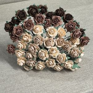 Hovedbilde Papirdesign - Roser brun miks str 1,2 cm - RM3