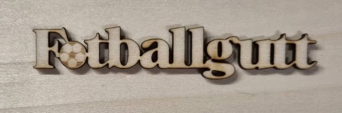 Hovedbilde Fotballgutt - Scrappehusets egen trepynt - T 82